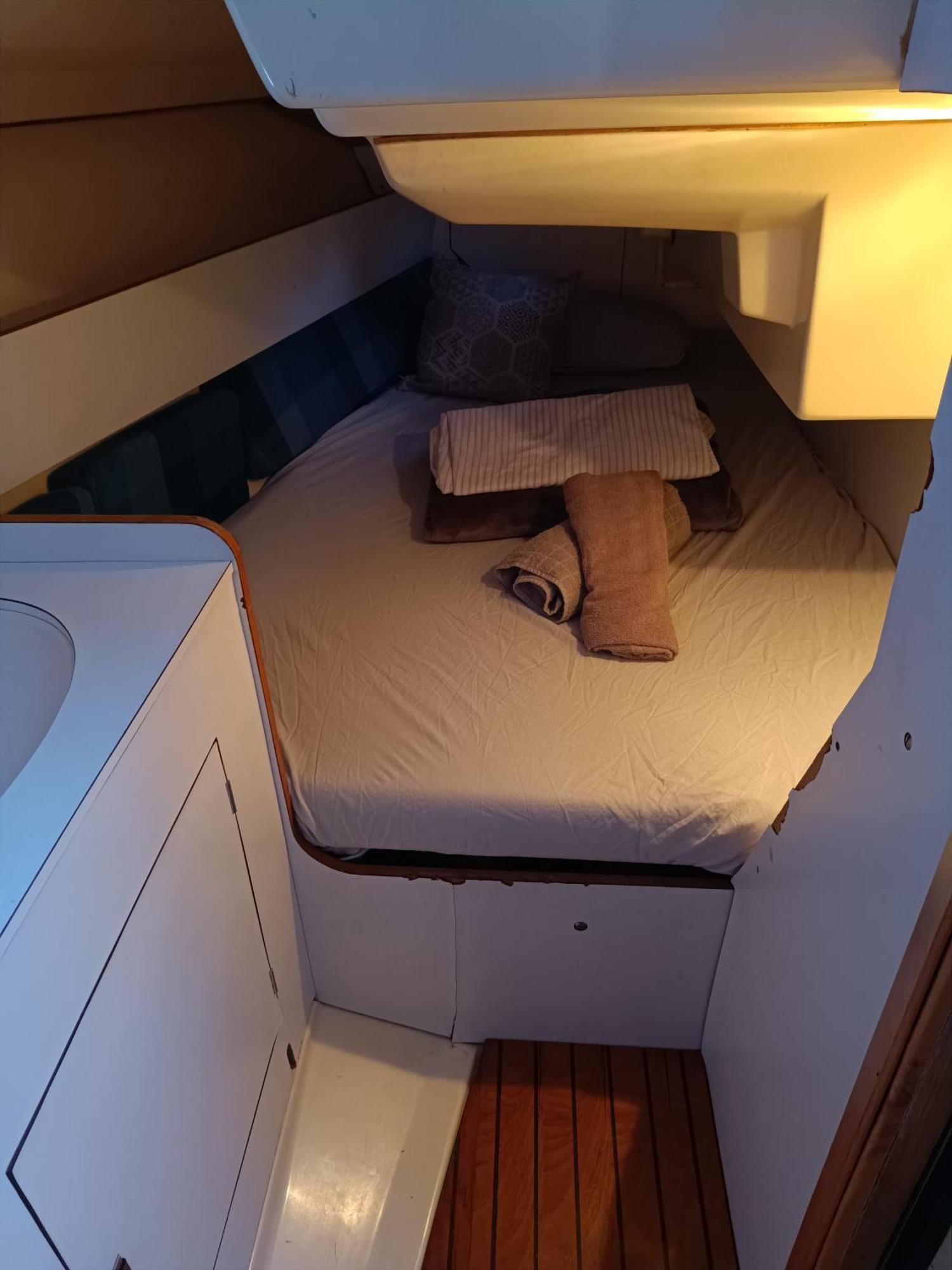 Experience On A Sailboat To Sleep Hotell Sant Adrià de Besòs Exteriör bild